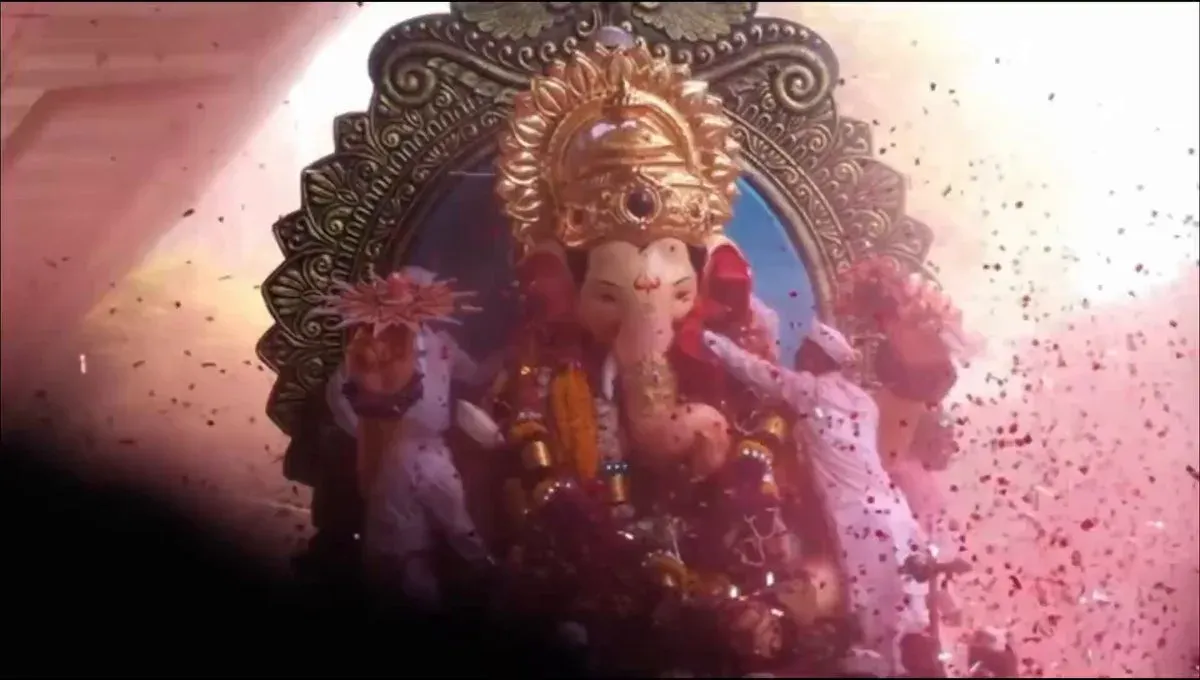 Smriti Irani Marks Ganesh Visarjan With Sanskrit Blessing