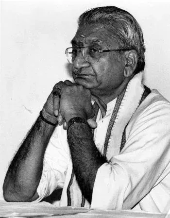 Smriti Irani Pays Tribute to Ashok Singhal on Birth Centenary