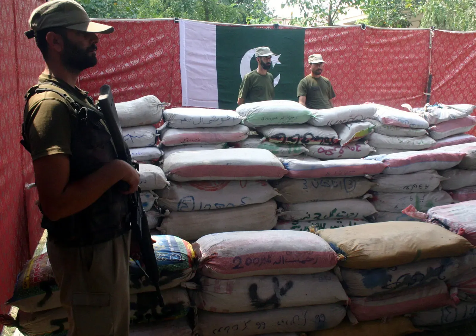 Iran-Pakistan-Afghanistan border smuggling reflects governance failures, report finds