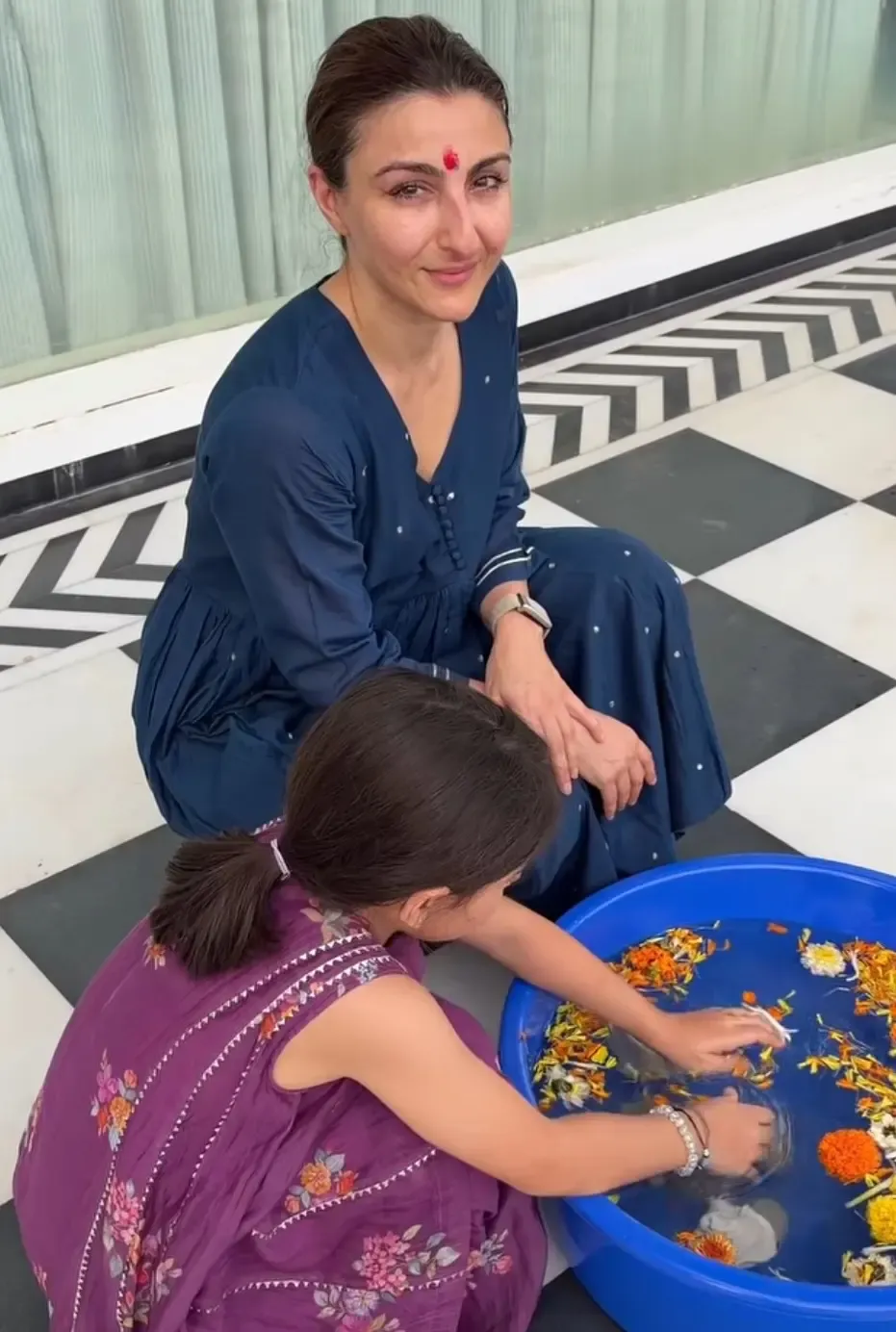 Soha Ali Khan, Inaaya mark Ganesh Chaturthi with eco-friendly Visarjan