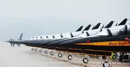 Did 41,000 litres of jet fuel leak at a US air base in Gunsan, South Korea?