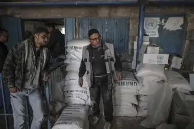Are Gazans Receiving Cash for Food, Yet Struggling to Find Supplies?