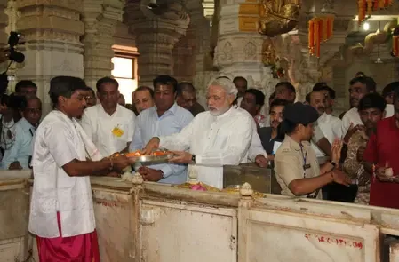 What does Somnath Swabhiman Parv symbolize about our principles and ethos?