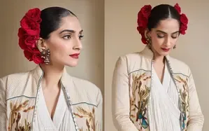 Sonam Kapoor Gets Emotional on Ramp Honoring Rohit Bal