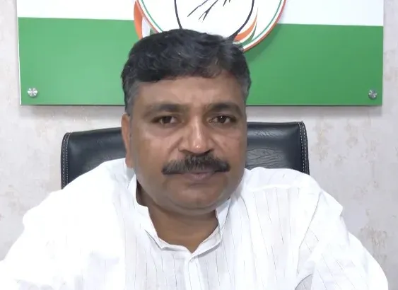 सोनम वांगचुक आंदोलन पर टीकाराम जूली का तंज: '20 दिन संवाद नहीं, अब तानाशाही से दमन'