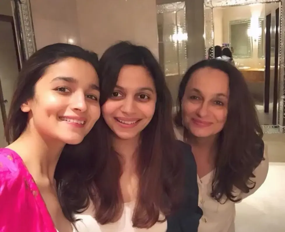 Soni Razdan Reminisces with Daughters Alia and Shaheen in Heartwarming Throwback
