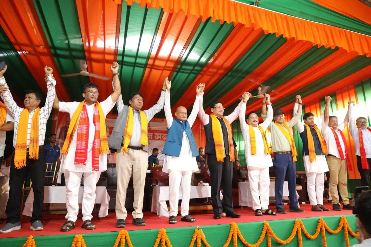 Sonowal campaigns for BJP's Nagaon Bypoll candidate at Dalanghat