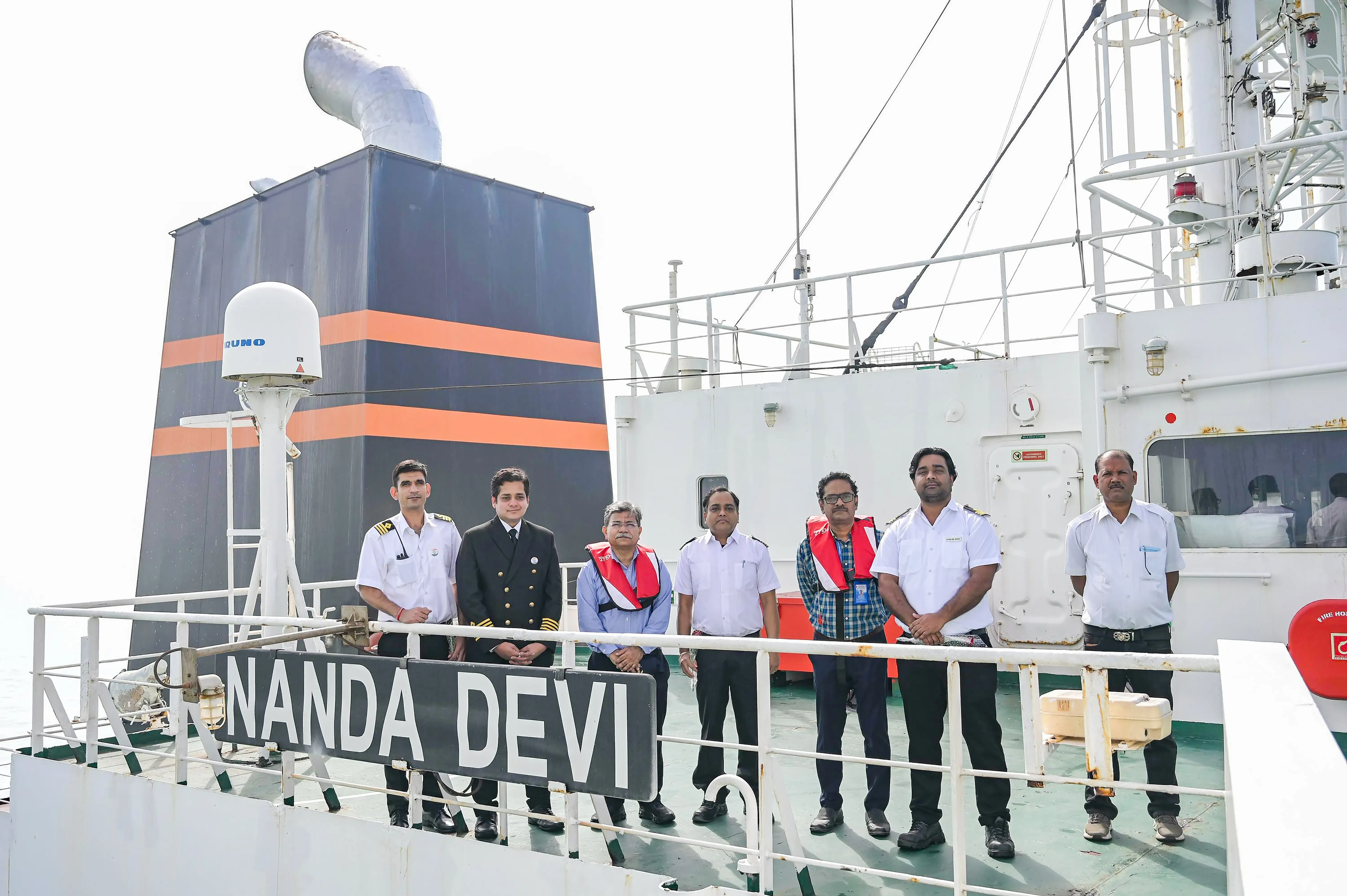 Sarbananda Sonowal Honors Crew of LPG Carriers Shivalik and Nanda Devi