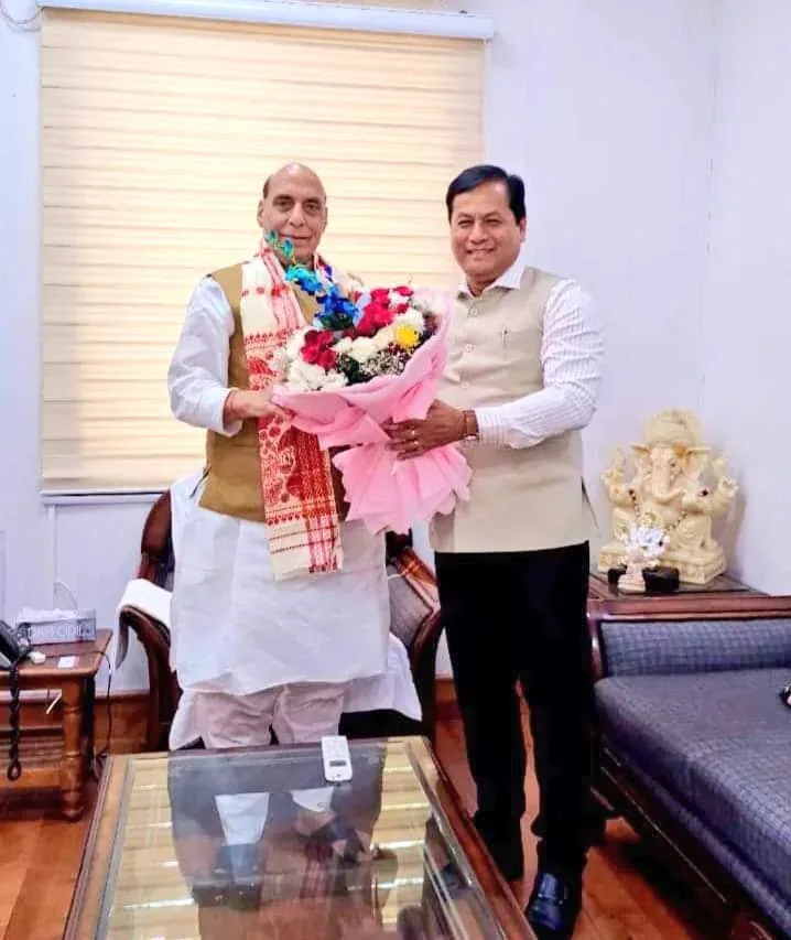 Sonowal Greets Rajnath Singh on Birthday, Hails Defence Vision