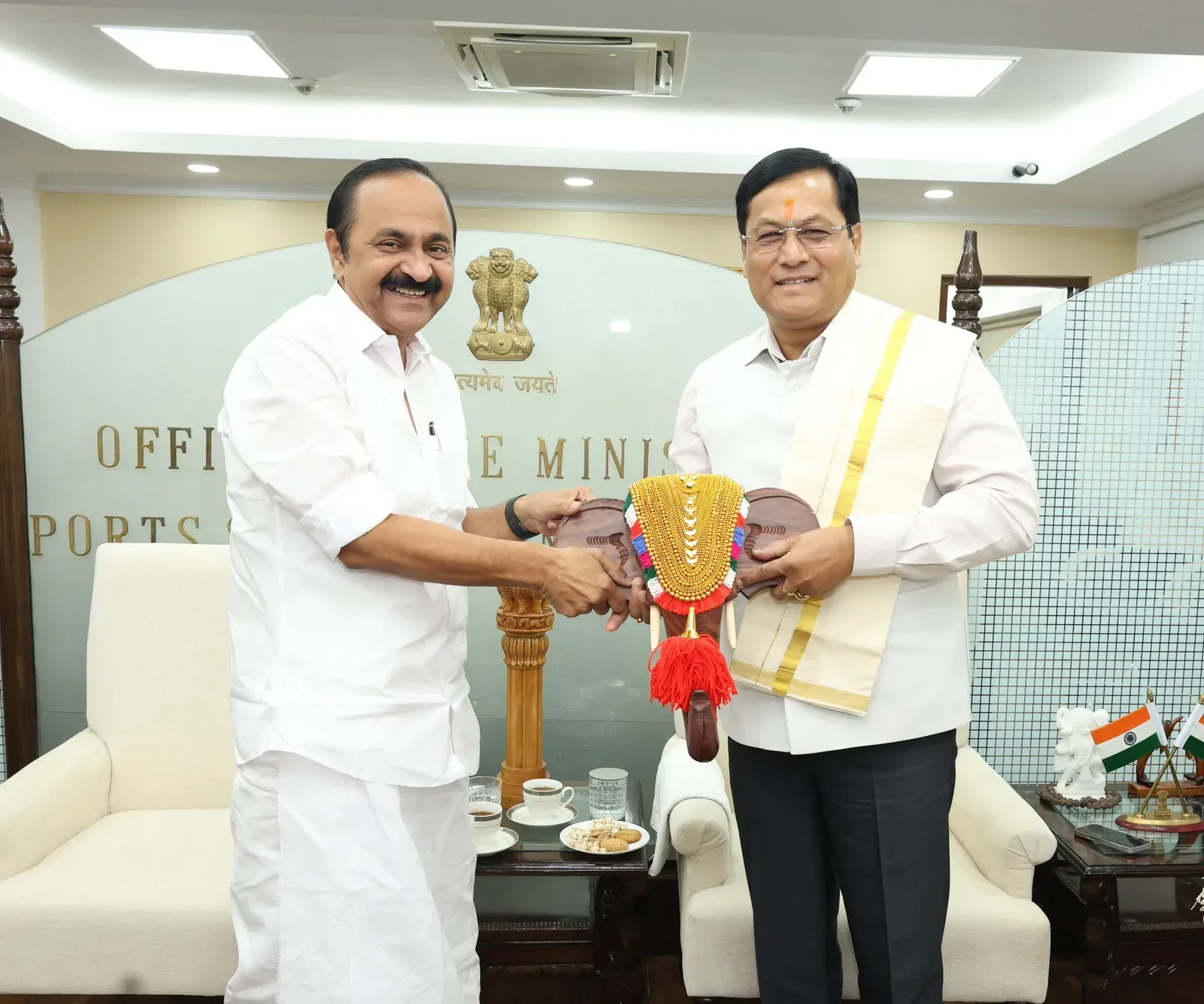 Sonowal Meets Kerala CM on Coastal and Waterways Push