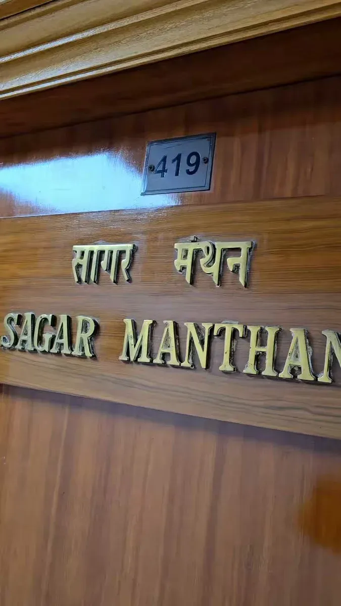Sonowal meets ministry staff, backs Maritime Amrit Kaal Vision 2047