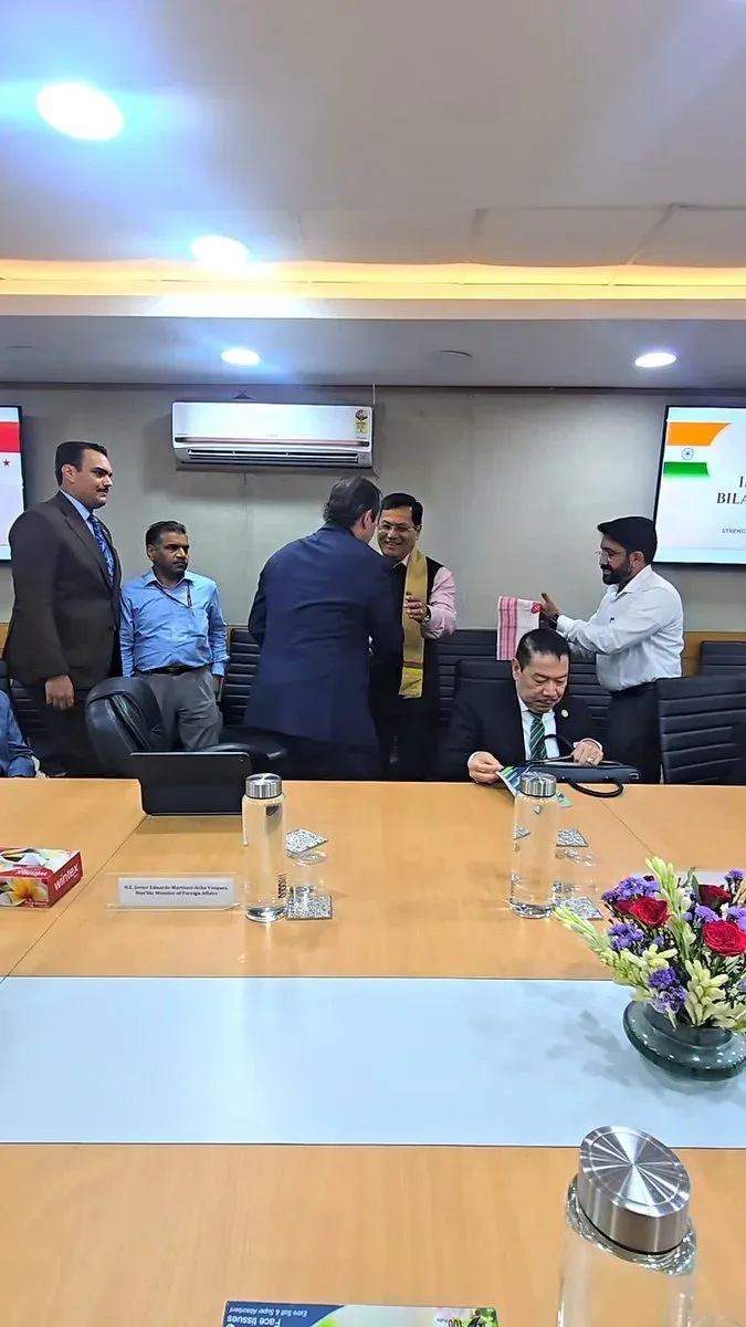 Sonowal Meets Panama FM on Maritime Ties, Shipping Routes