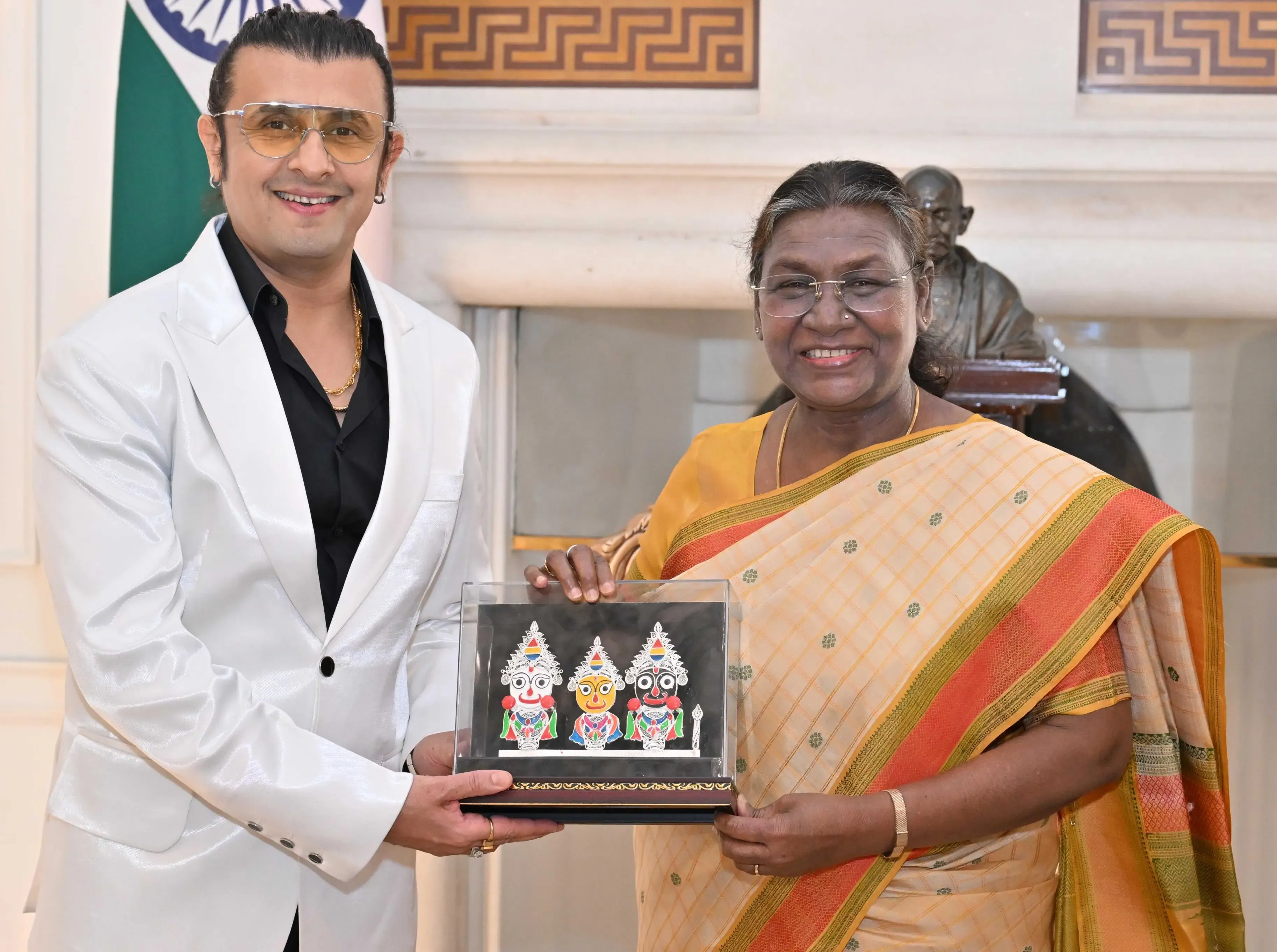 Sonu Nigam Performs at President Droupadi Murmu's Estate