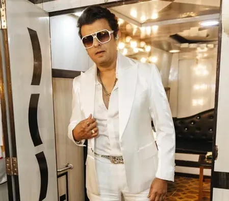 Sonu Nigam shares rare 1993 throwback from Filmistan Studio, Goregaon