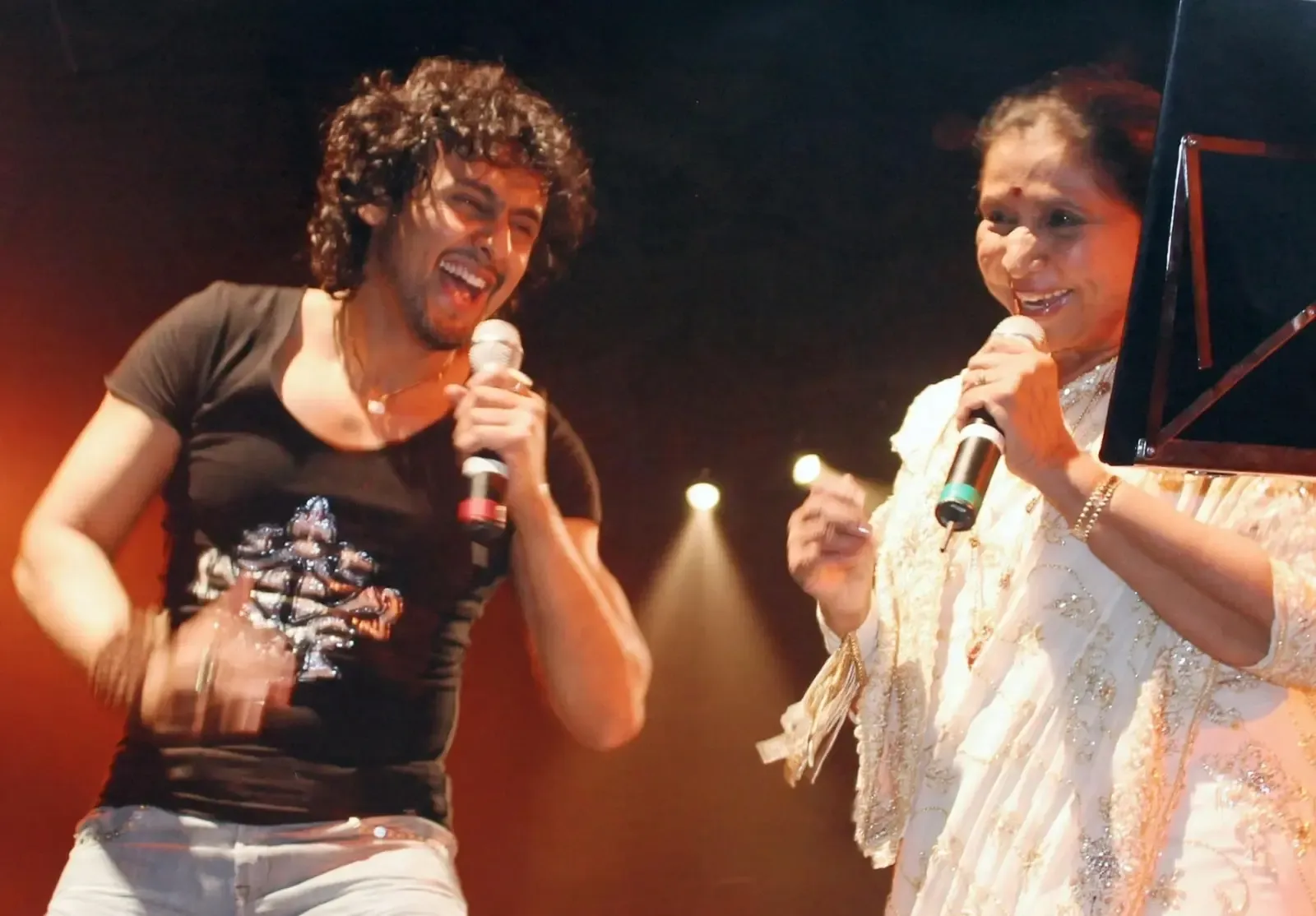 Sonu Nigam shares 2007 throwback with Asha Bhosle in emotional tribute