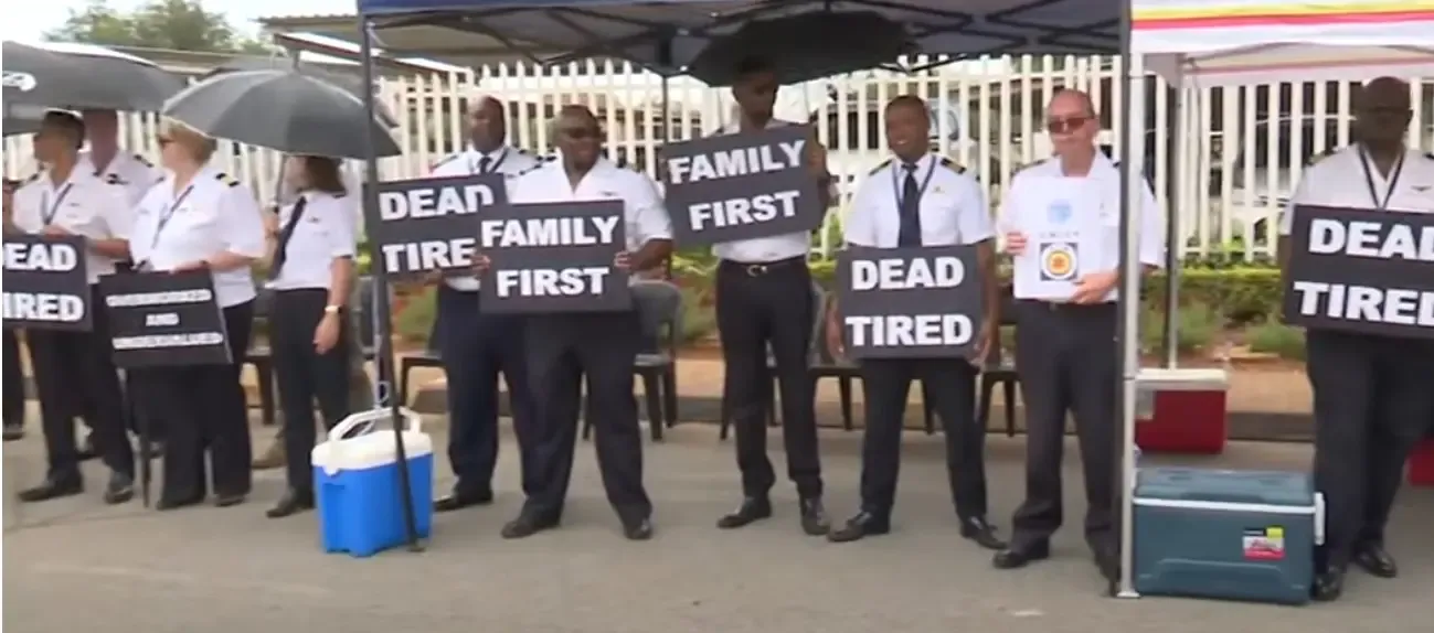Pilots of South African Airways End Strike