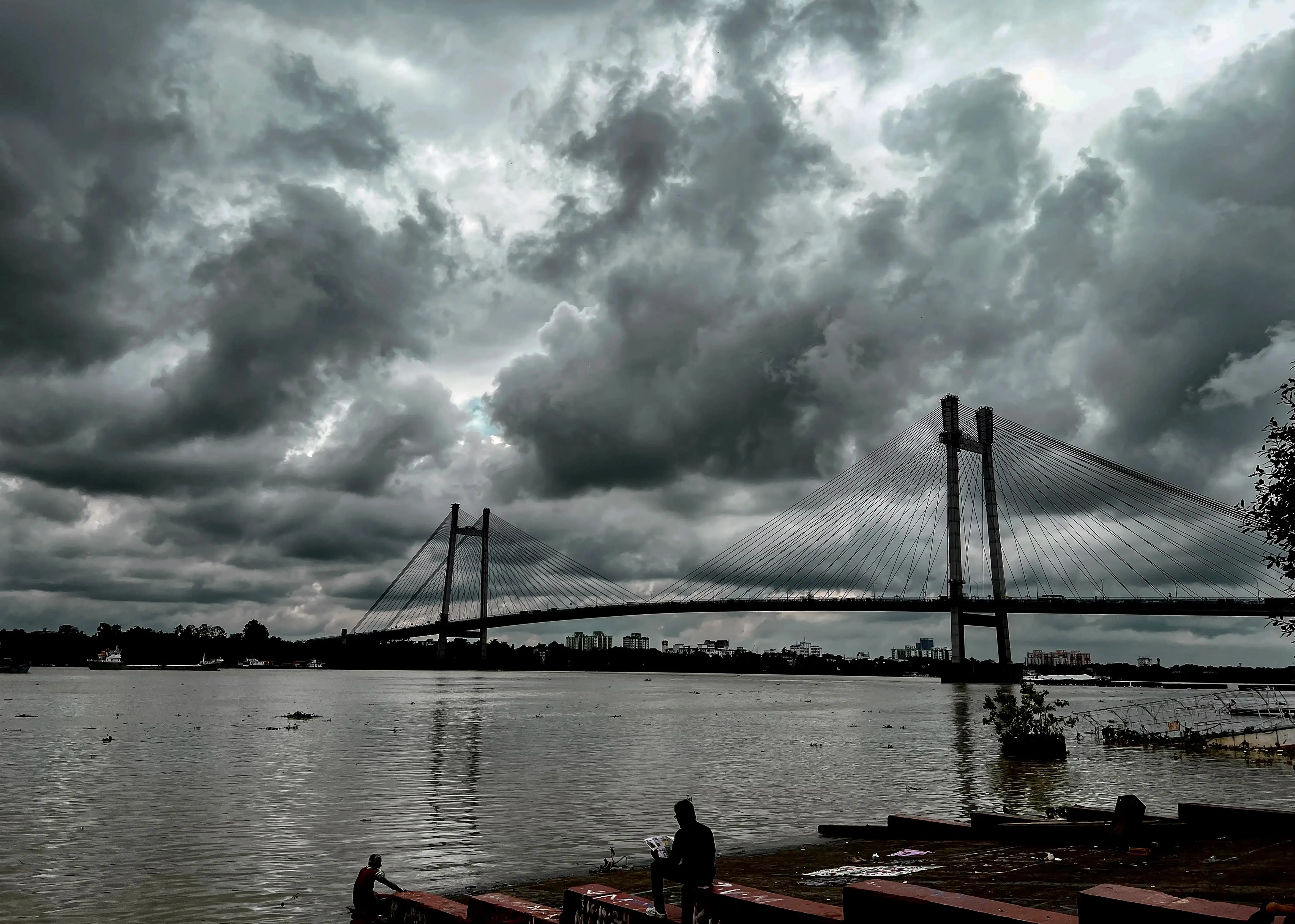 Will South Bengal Experience Light to Moderate Rain After Cyclone Montha?