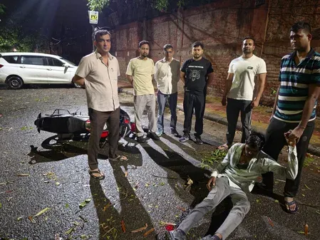 साउथ ईस्ट दिल्ली में पुलिस से मुठभेड़ में बदमाश घायल, चोरी, डकैती समेत 17 केस दर्ज