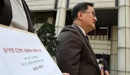 Could Over 12,000 Citizens Sue the Ex-Presidential Couple Over Martial Law?