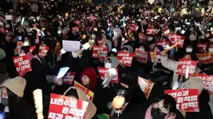 South Korea: Civic groups continue candlelight vigils calling for Yoon's impeachment