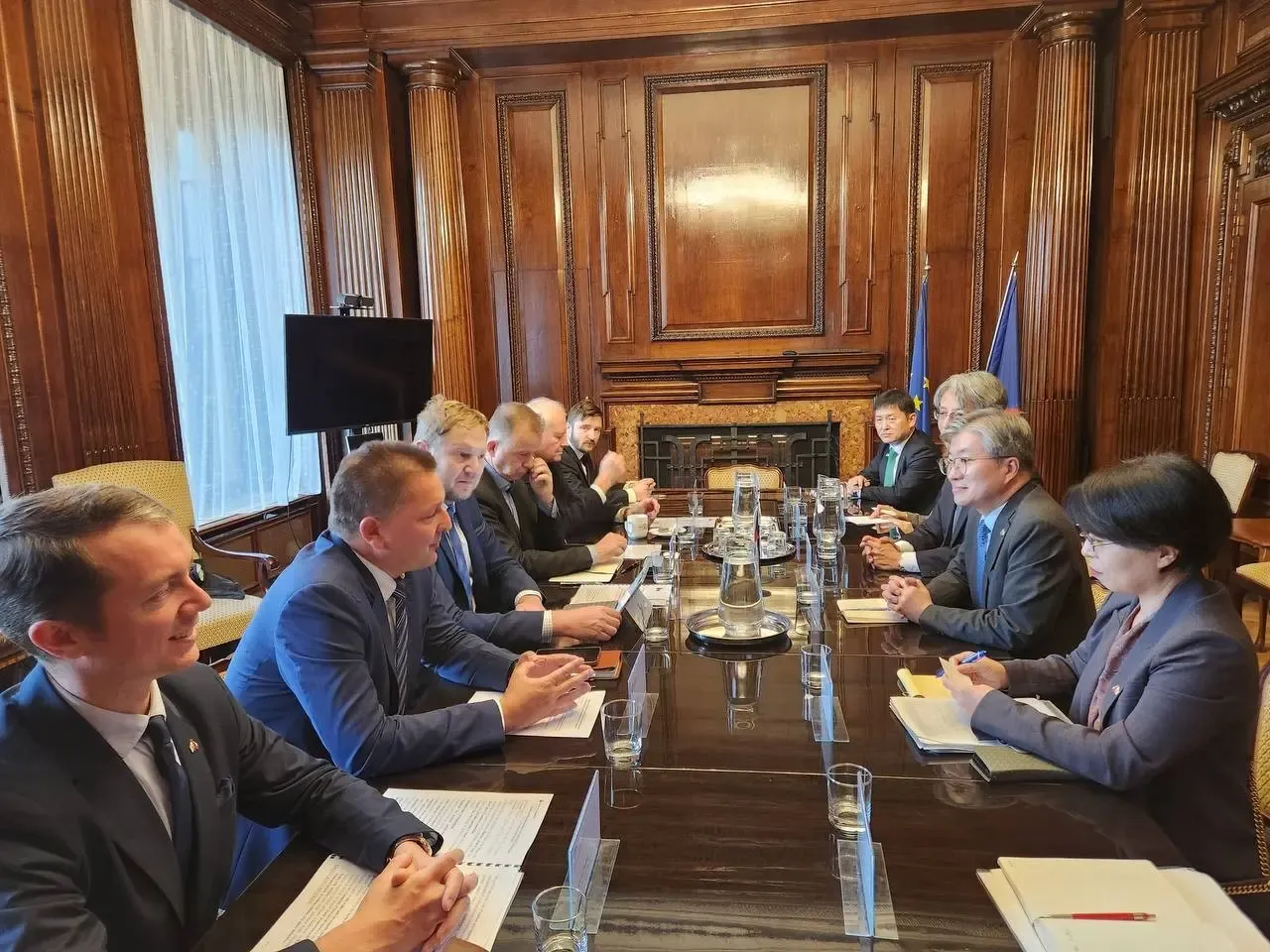 How Will South Korea and the Czech Republic Ensure the Successful Completion of the Dukovany Nuclear Project?