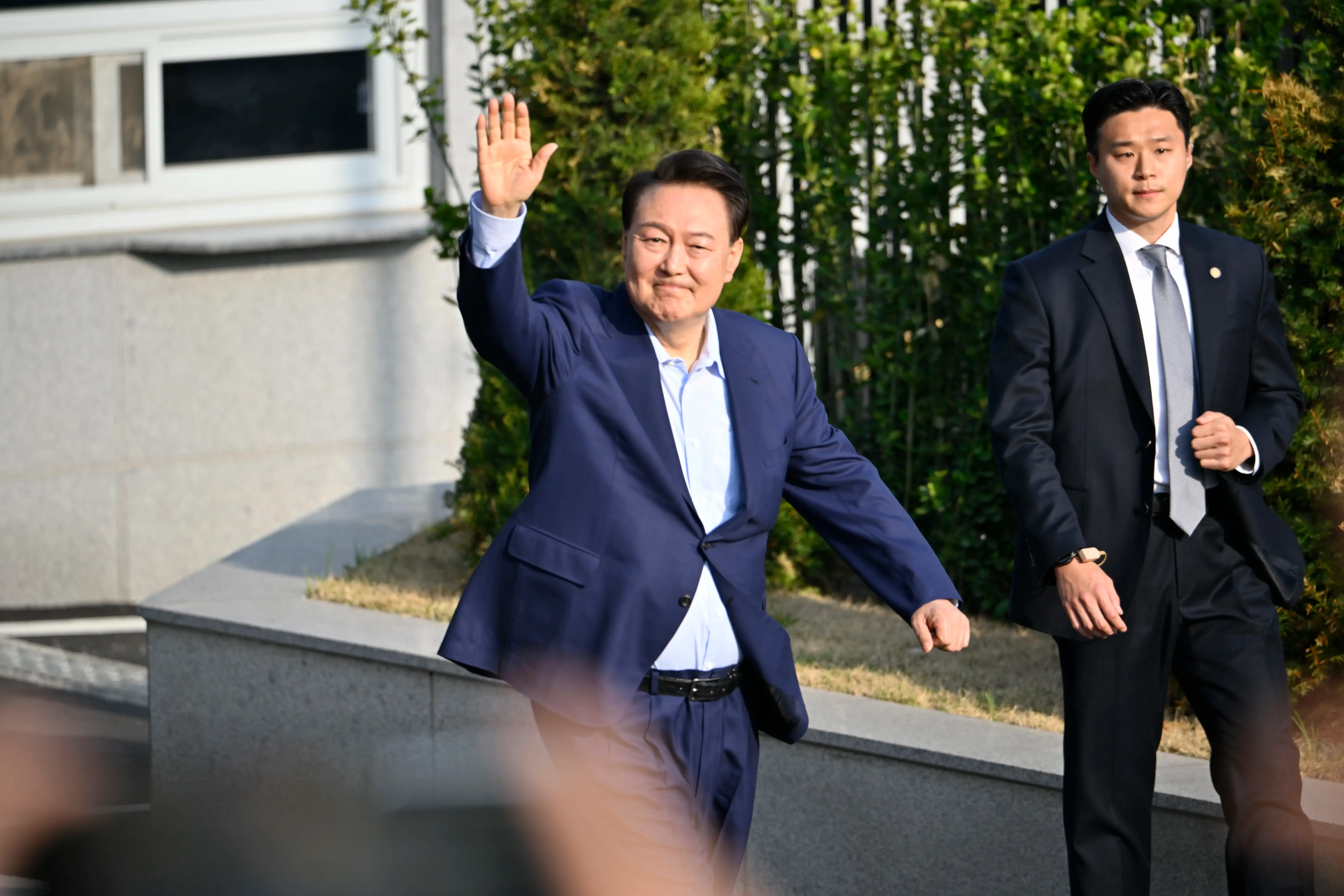 South Korea: Former President Yoon Relocates to Private Residence One Week Post-Ouster