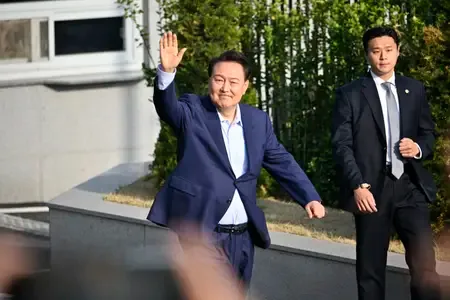 South Korea: Former President Yoon Relocates to Private Residence One Week Post-Ouster