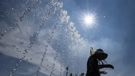 Why is South Korea Reissuing the Heat Wave Alert for Seoul and the Central Region?
