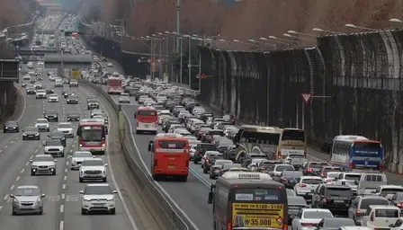 South Korea highways choked on Labour Day as 6 million vehicles hit roads