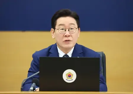 South Korean President Lee Urges Action Against Economic Risks from Prolonged Middle East Crisis
