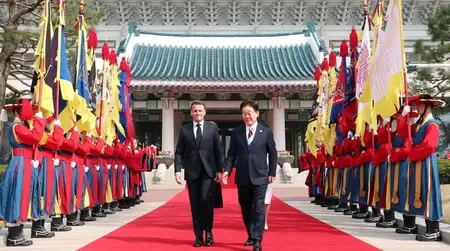 Lee and Macron Elevate South Korea-France Relations in Landmark Summit