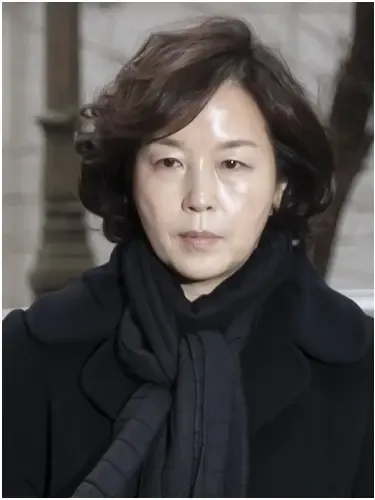Why are arrest warrants requested for a South Korean lawmaker and former councillor in a bribery case?