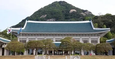 South Korea expects North Korea-US leader bond to spark Korean peace talks