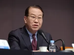 South Korea: Ruling Party Leader Refutes Resignation Speculation Surrounding Yoon Ahead of Impeachment Decision