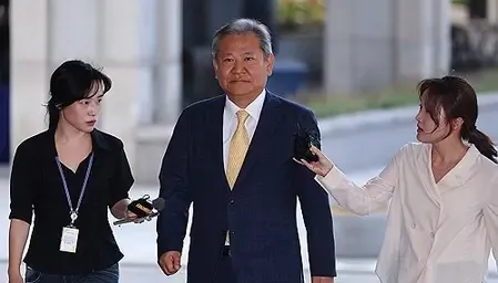 Is South Korea's Ex-Interior Minister Linked to Martial Law Allegations?