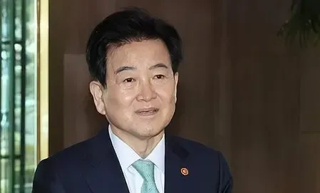South Korea's Unification Minister Urges North Korea to Seize Dialogue Opportunity with Trump