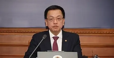 South Korean Acting President Promises 'Zero Tolerance' for Violence Ahead of Yoon's Impeachment Ruling