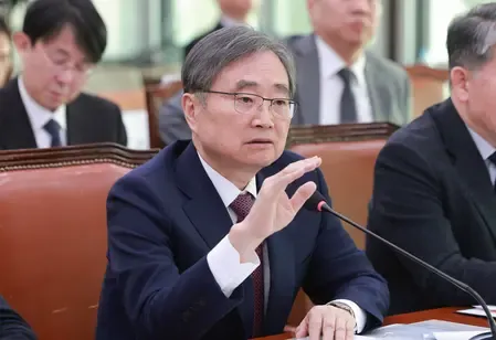 South Korea's Foreign Minister Avoids Queries on US Warship Deployment to Middle East