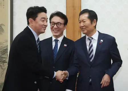 Will South Korea's PM Meet with Key Political Figures to Address US Tariffs?
