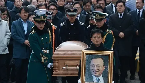 How Are South Korean Politicians and Officials Remembering Former PM Lee Hae-chan?