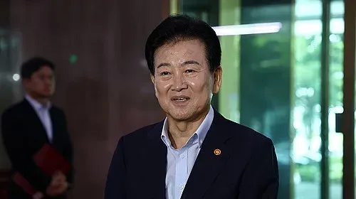 South Korea Unification Ministry defends North Korea peace push amid cabinet rift