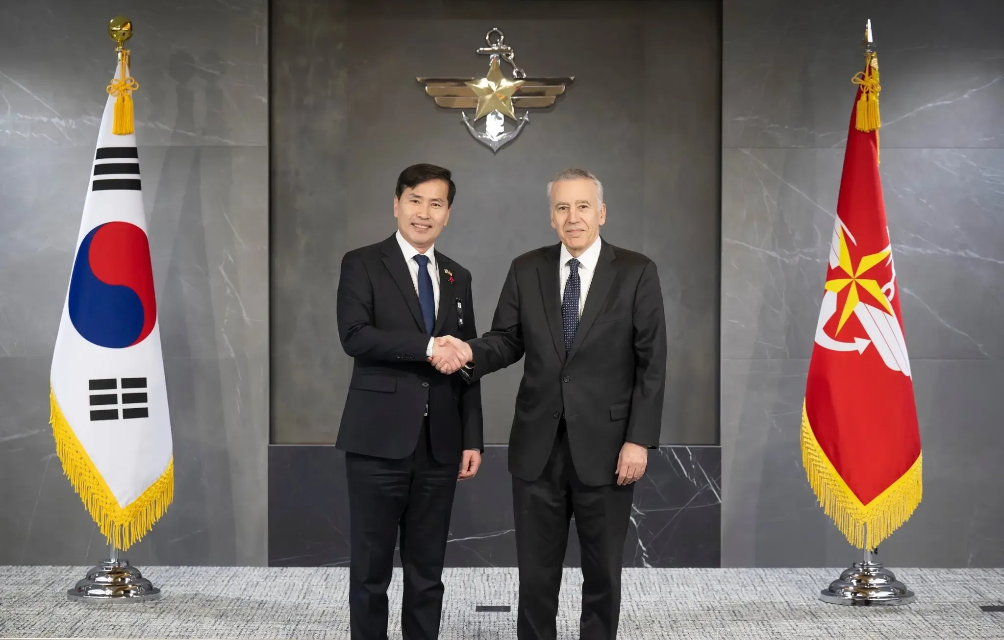 South Korea's Acting Defence Minister Engages with US Ambassador to Strengthen Alliance