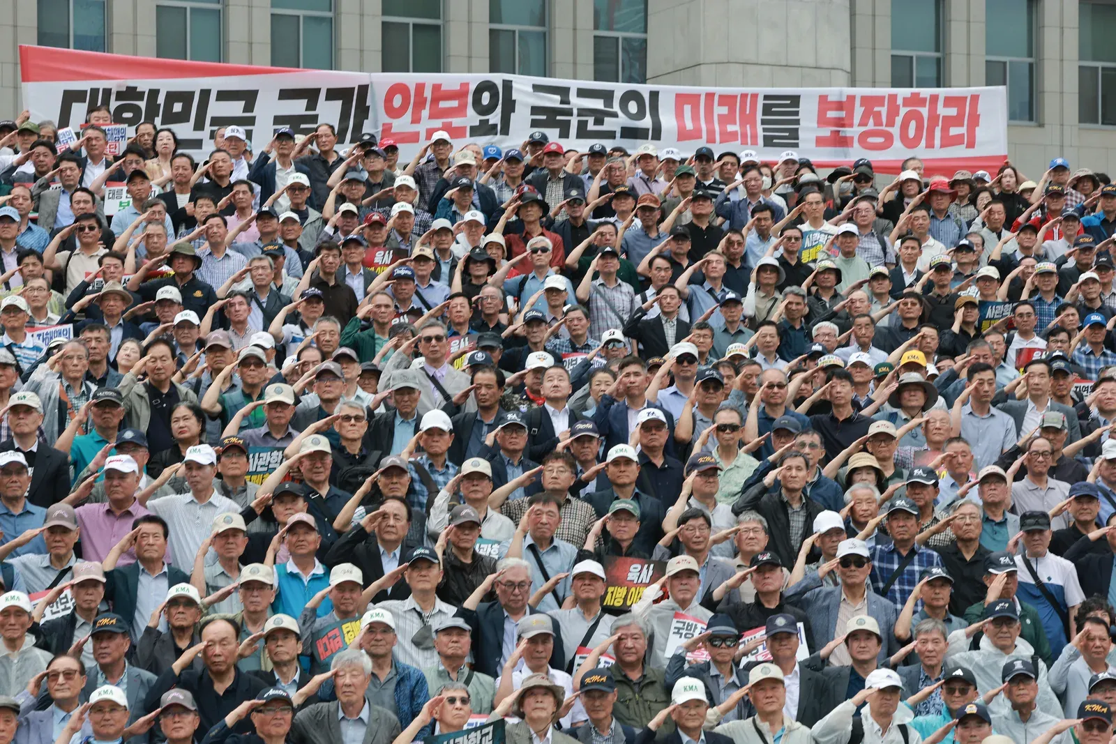 South Korea Defence Minister to meet military academy alumni heads over merger plan