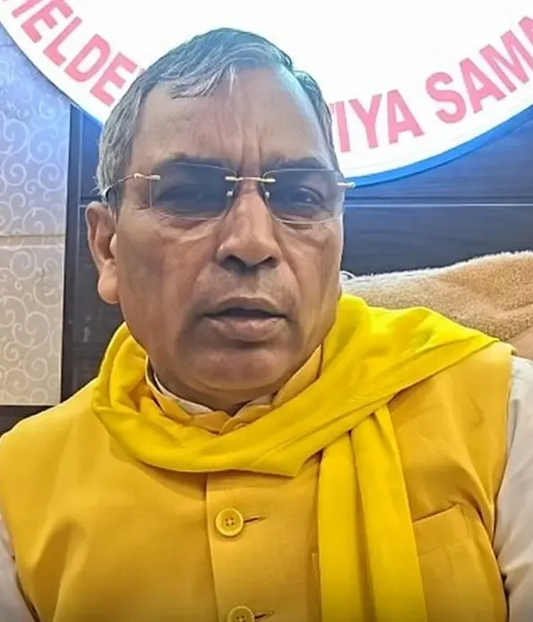 क्या सपा सांसद बीरेंद्र सिंह वास्तव में रामदरबार के पक्ष में रहे हैं?