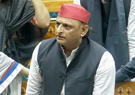 सपा सांसदों की सरकार से अपील, कहा-'सिर्फ कड़ा कानून काफी नहीं, युवाओं पर दर्ज मुकदमे वापस ले सरकार'