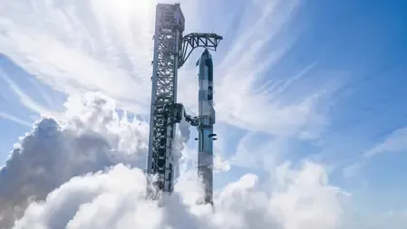SpaceX Starship reaches orbit, deploys 26 Starlink V3 satellites