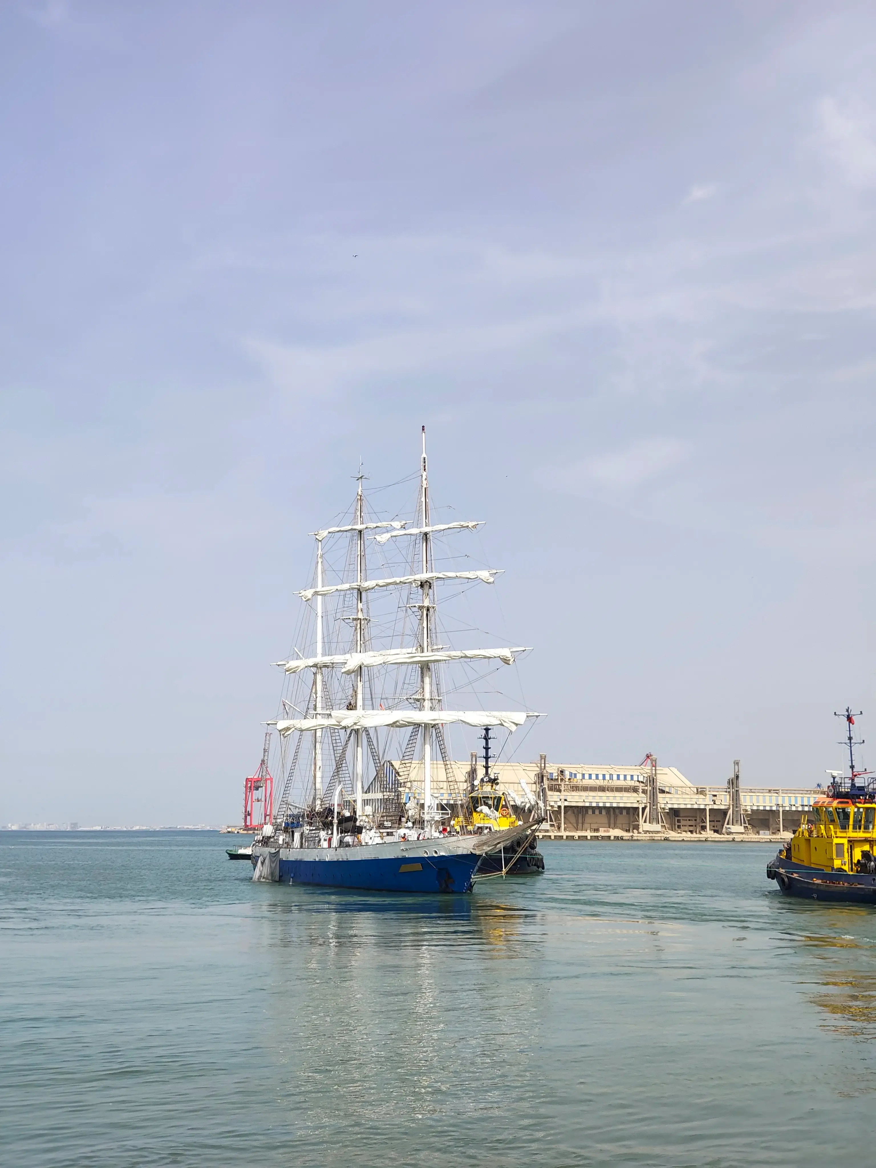 आईएनएस 'सुदर्शनी': भारतीय नौसेना का विशेष पोत स्पेन की तरफ बढ़ा