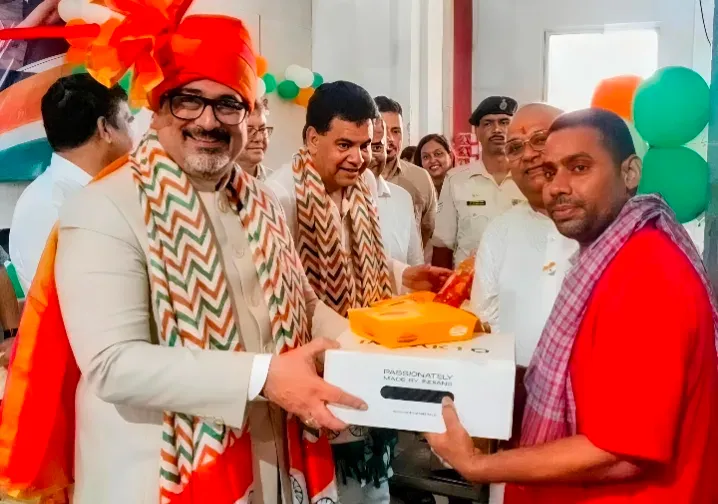Howrah station honours sahayaks with welfare event on 17 August