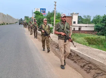 Speeding vehicle jumps barricade, flees warning shots on Jammu-Srinagar highway