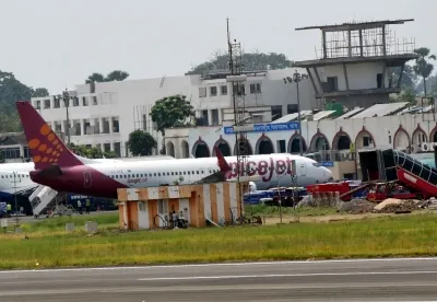 Has SpiceJet's net loss widened to Rs 621 crore in Q2 FY26?